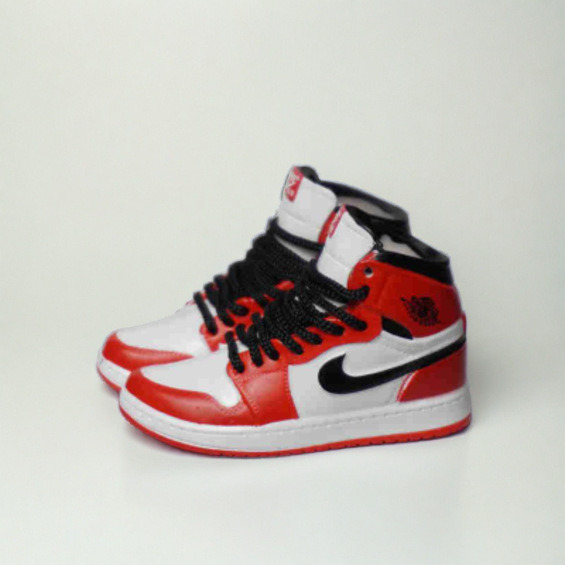 ラブブ AJ1 シカゴ インスパイア ハイトップ トレーナー