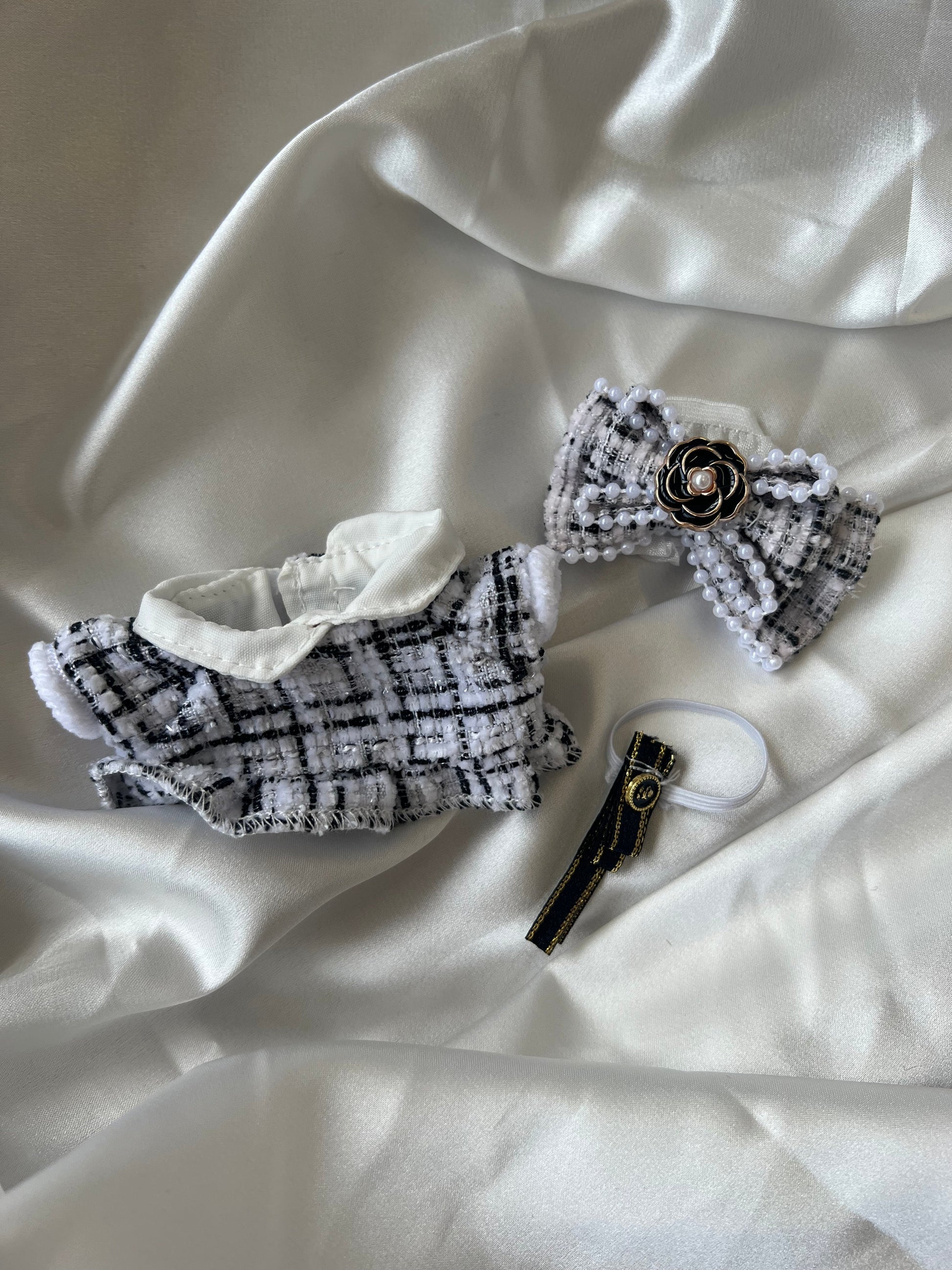 Labubu Designer Tweed Outfit Set - Elegant Black & White with Bow & Brooch (17cm)